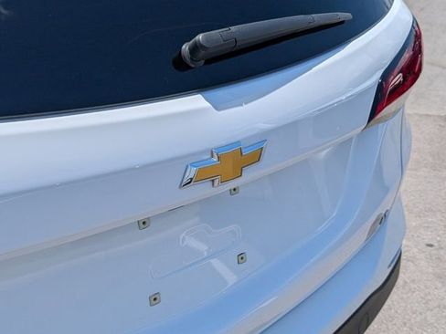 Used 2024 Chevrolet Equinox LT w/ LPO, Floor Liner Package FWD image 15