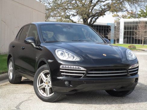 Used 2014 Porsche Cayenne Diesel Platinum Edition image 29