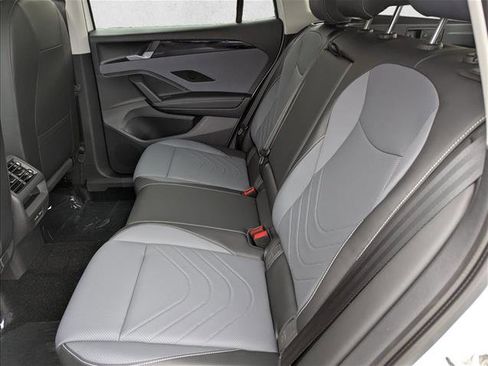 New 2026 Volkswagen Tiguan SE image 24