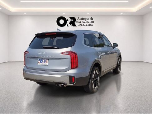 Used 2025 Kia Telluride S FWD image 5