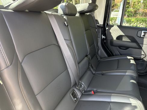 New 2025 Jeep Gladiator Sport w/ Premium Package image 17