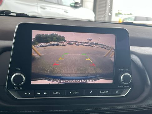 Used 2023 Nissan Rogue S AWD/4WD image 31