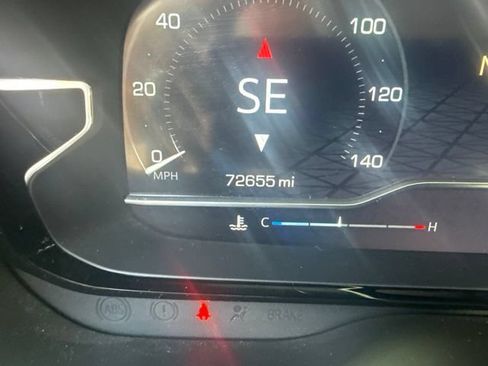 Used 2022 GMC Yukon XL Denali RWD image 8