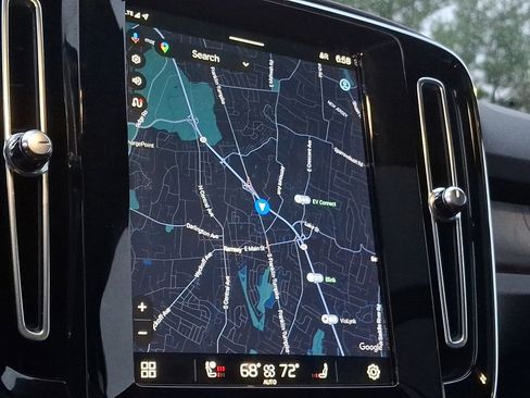 Used 2023 Volvo XC40 Recharge Ultimate image 15