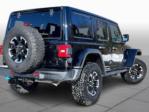 Used 2024 Jeep Wrangler Unlimited Rubicon 4xe image 13