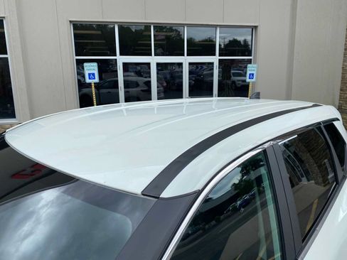 Used 2023 Nissan Rogue S AWD/4WD image 5