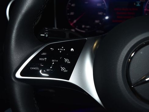 Used 2025 Mercedes-Benz C 300 4MATIC Sedan image 9