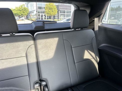 Used 2023 Chevrolet Traverse High Country FWD image 57
