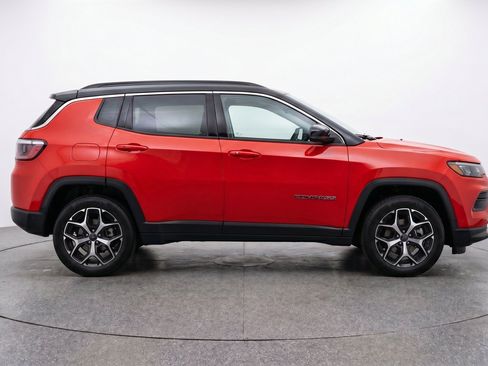 Used 2025 Jeep Compass Limited AWD/4WD image 11