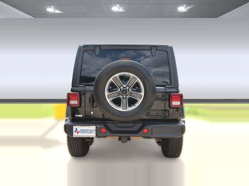 Used 2019 Jeep Wrangler Unlimited Sahara AWD/4WD image 10