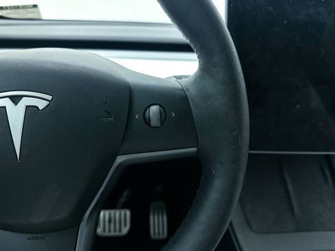 Used 2022 Tesla Model Y Performance AWD/4WD image 29