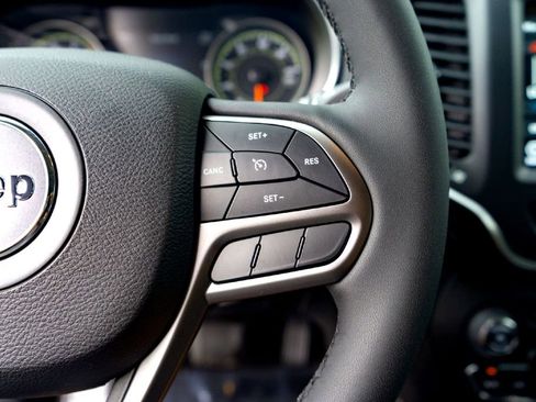 Used 2022 Jeep Cherokee Latitude Lux FWD image 13