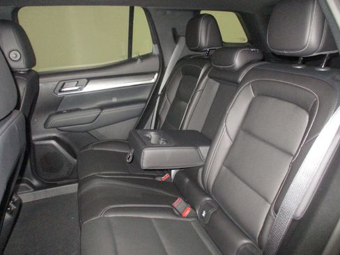 New 2026 GMC Terrain Elevation w/ Elevation Premium Package AWD/4WD image 17