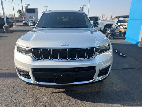 Used 2024 Jeep Grand Cherokee L Limited image 2