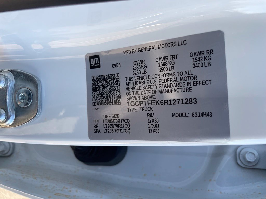 Used 2024 Chevrolet Colorado ZR2 w/ ZR2 Convenience Package III AWD/4WD image 32
