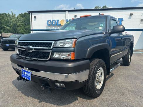 Used 2006 Chevrolet Silverado 2500 LT w/ Snow Plow Prep Package AWD/4WD image 2