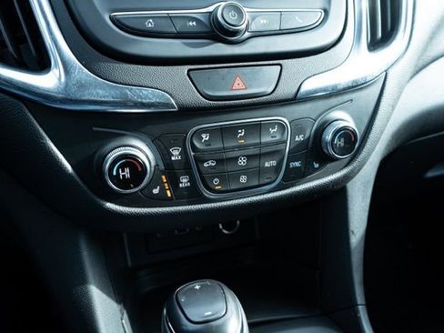 Used 2020 Chevrolet Equinox LT image 26