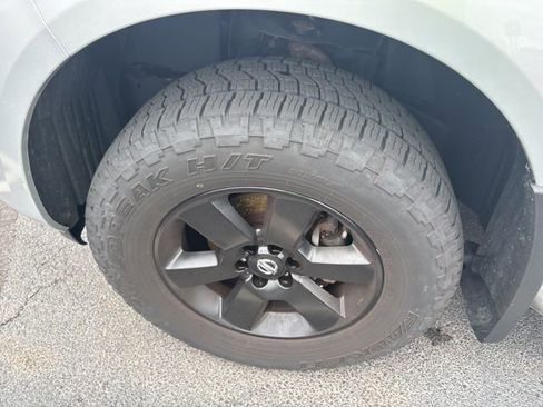Used 2012 Nissan Pathfinder SV AWD/4WD image 12
