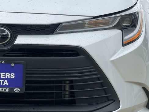 Used 2024 Toyota Corolla LE FWD image 5
