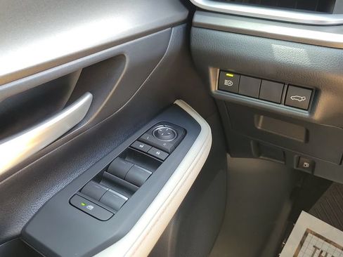 Certified 2026 Toyota Grand Highlander FWD image 20