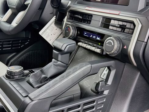 New 2026 Toyota 4Runner SR5 AWD/4WD image 34