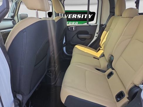 Used 2021 Jeep Gladiator Sport AWD/4WD image 9