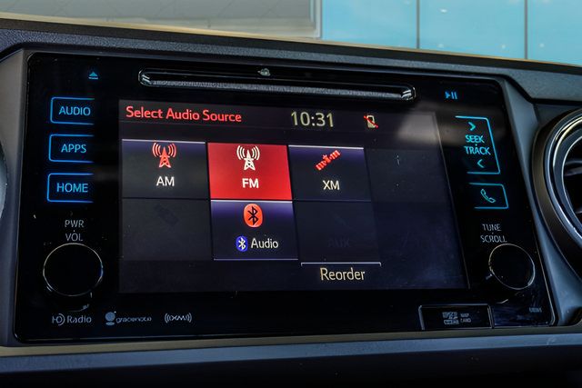 Used 2019 Toyota Tacoma TRD Off-Road w/ Technology Package AWD/4WD image 23