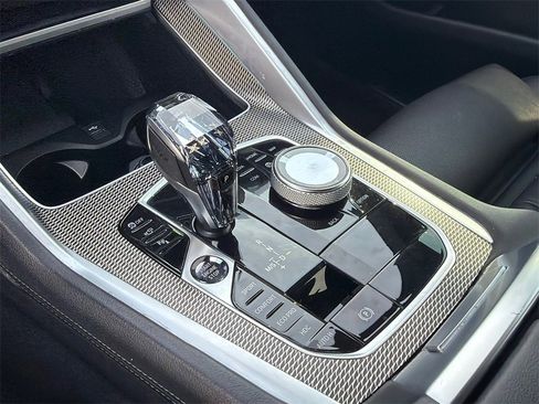 Used 2022 BMW X6 xDrive40i w/ Executive Package image 33