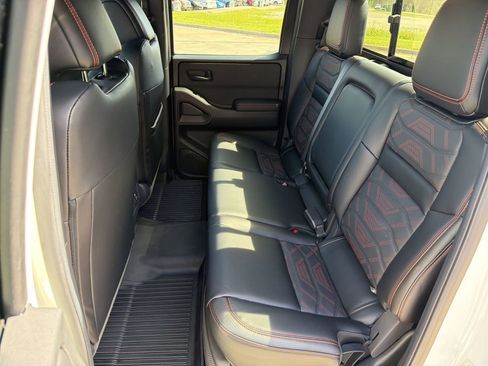 Used 2026 Nissan Frontier PRO-4X w/ Pro Premium Package image 15