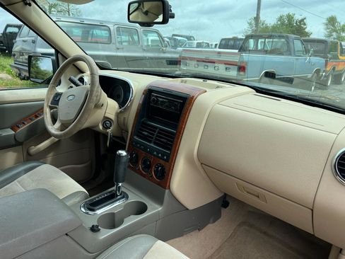 Used 2006 Ford Explorer Eddie Bauer AWD/4WD image 17