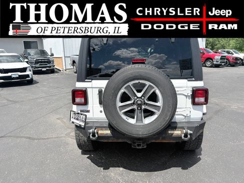 Used 2019 Jeep Wrangler Unlimited Sahara AWD/4WD image 8