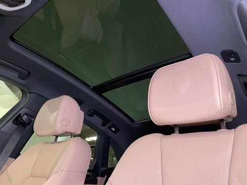 New 2026 Porsche Macan image 18