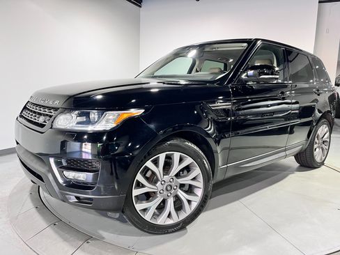 Used 2017 Land Rover Range Rover Sport SE AWD/4WD image 2