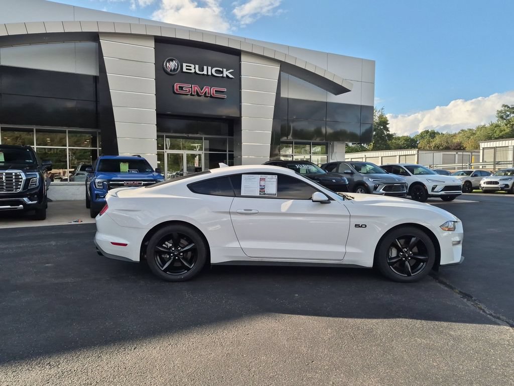 Used 2021 Ford Mustang GT RWD image 4