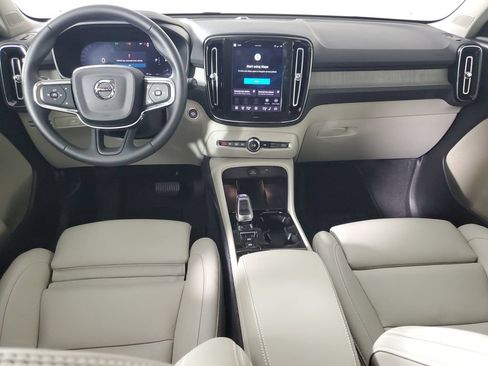 Certified 2026 Volvo XC40 B5 Plus AWD/4WD image 17