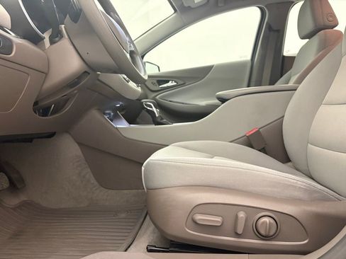 Used 2024 Chevrolet Malibu LT FWD image 2