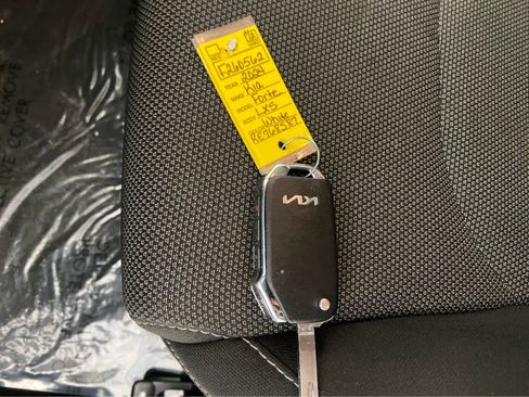 Used 2024 Kia Forte LXS image 32