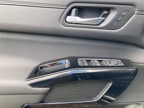 New 2026 Nissan Pathfinder Platinum FWD image 25