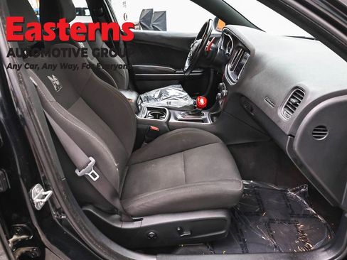 Used 2018 Dodge Charger R/T Scat Pack RWD image 24