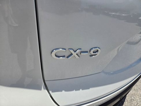 Used 2021 MAZDA CX-9 Touring w/ Touring Premium Package FWD image 11