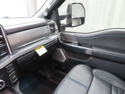 Used 2025 Ford F250 Platinum AWD/4WD image 28