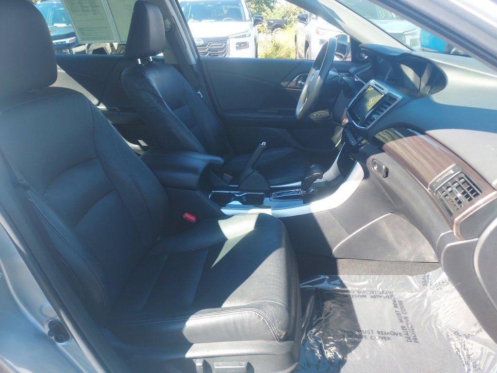 Used 2017 Honda Accord EX-L image 35