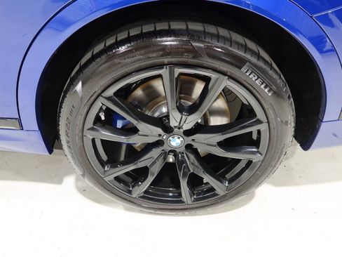 Used 2025 BMW X7 M60i AWD/4WD image 38