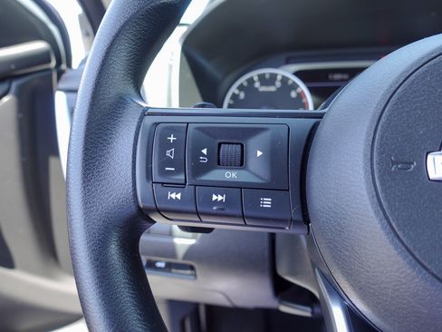 Used 2024 Nissan Rogue SV FWD image 14
