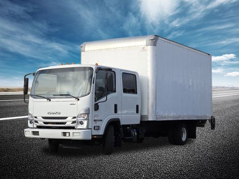 Used 2023 Isuzu NPR image 11