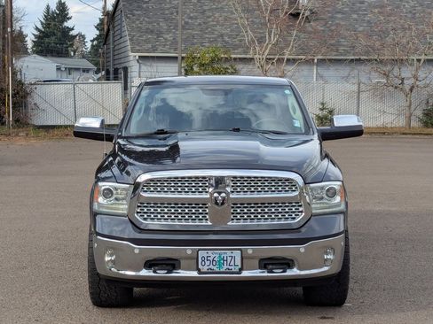 Used 2015 RAM 1500 Laramie w/ Convenience Group image 8