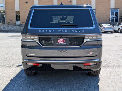 Used 2022 Jeep Grand Wagoneer Series I AWD/4WD image 4