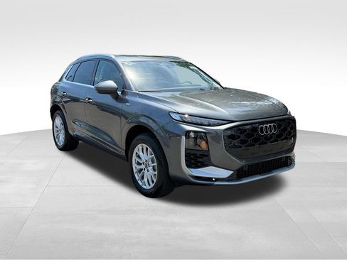 New 2026 Audi Q3 quattro 2.0T AWD/4WD image 3