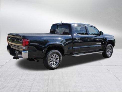 Used 2019 Toyota Tacoma SR5 AWD/4WD image 7