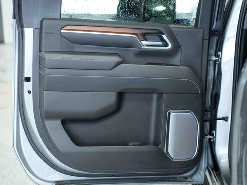 Used 2025 GMC Sierra 2500 Denali w/ Denali Reserve Package image 16